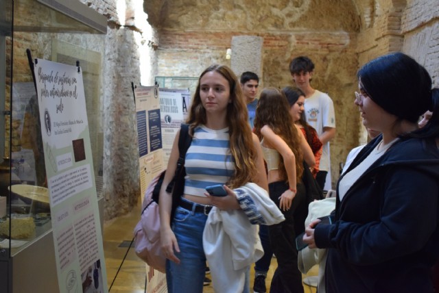 Exposición de los Proyectos de Investigación IES Miguel Hernández