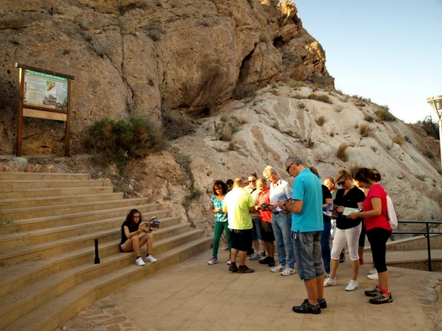 Se despiden hasta Septiembre las visitas nocturnas al Castillo de Alhama.