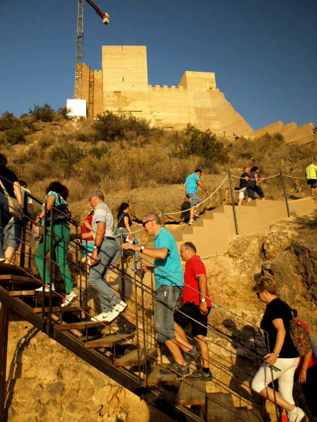 Se despiden hasta Septiembre las visitas nocturnas al Castillo de Alhama.