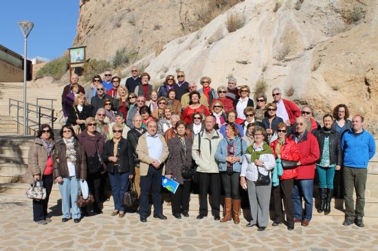 Federación de Asociaciones Vecinales de Murcia visita el Museo Arqueológico de Los Baños.