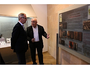 El ministro de Cultura visita el Museo Arqueológico Los Baños