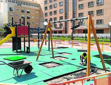 Pavimentos Infantiles , repara 14 parques infantiles en Cadiz por Vandalismo