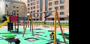 Pavimentos Infantiles , repara 14 parques infantiles en Cadiz por Vandalismo