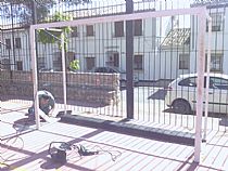 Instalación sistema antivuelco portería futbol sala en ANTEQUERA - Foto 3