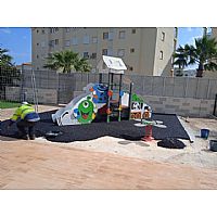 Instalador de suelo caucho parques