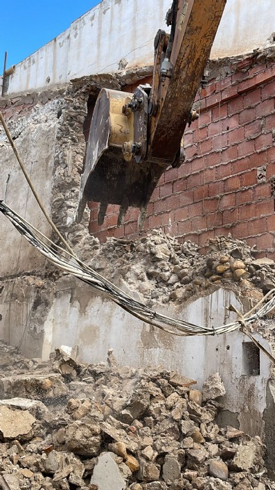 Comienzan los trabajos de demolición para la ampliación de la sede. Comienzan los trabajos de demolición para la ampliación de la sede.