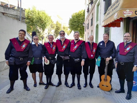 La Cuarentuna de Cádiz, ya ha confiado en  Tus camisas de Tuno