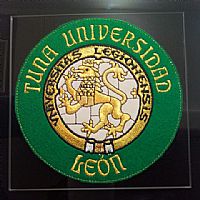 Escudo de la Tuna de la Universidad de León