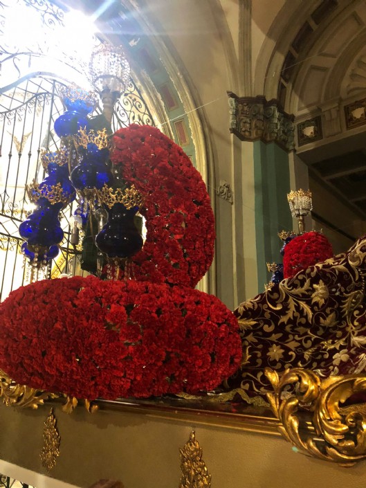 DONACION DE LA FLOR DEL TRONO DE LA STMA. VIRGEN DEL PRIMER DOLOR