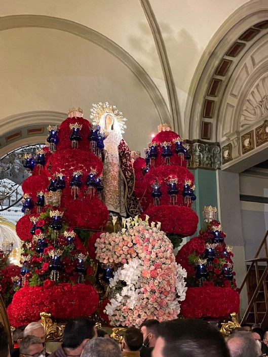 DONACION DE LA FLOR DEL TRONO DE LA STMA. VIRGEN DEL PRIMER DOLOR