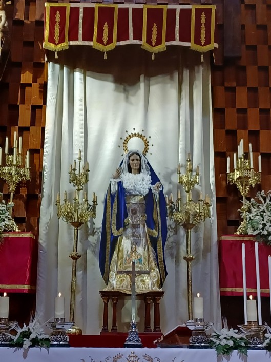 LA VIRGEN DEL GRUPO 