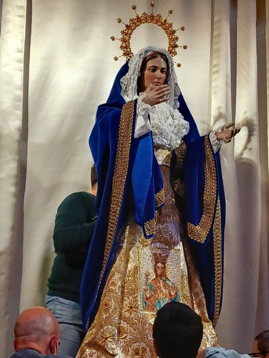 LA VIRGEN DEL GRUPO 