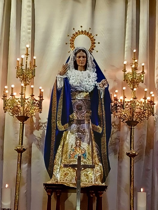 LA VIRGEN DEL GRUPO 