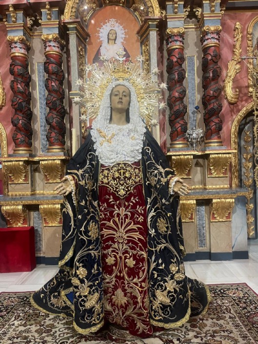 Vestida de la Stma. Virgen del Primer Dolor