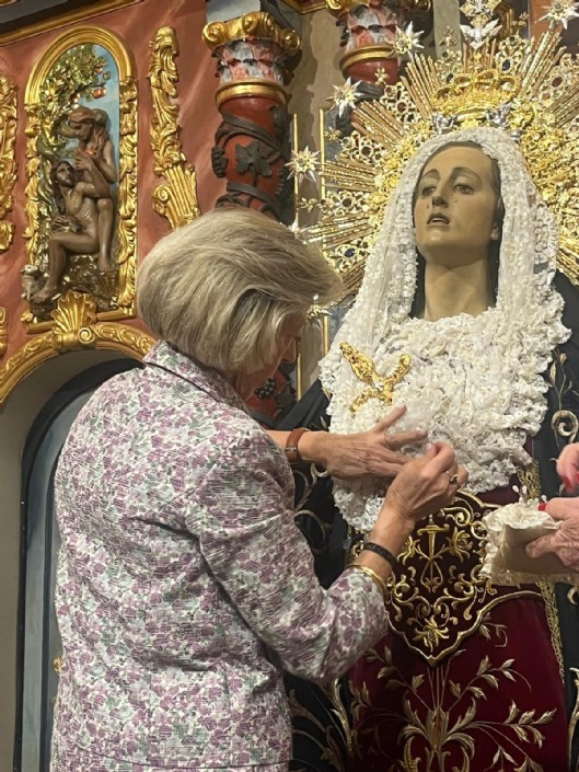 Vestida de la Stma. Virgen del Primer Dolor