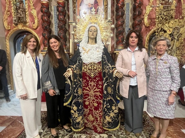 Vestida de la Stma. Virgen del Primer Dolor