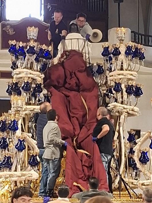 Subida del manto de la Stma. Virgen del Primer Dolor