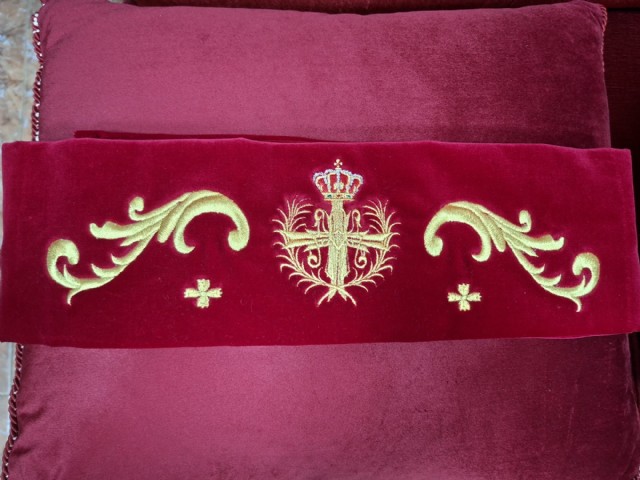 Donación de la Madrina del Tercio ´Jesús con los Niños´