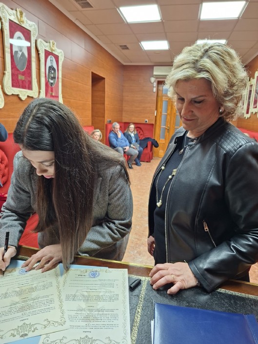 Donación de la Madrina de 2026 del Tercio ´Ntra. Sra. de la Esperanza´