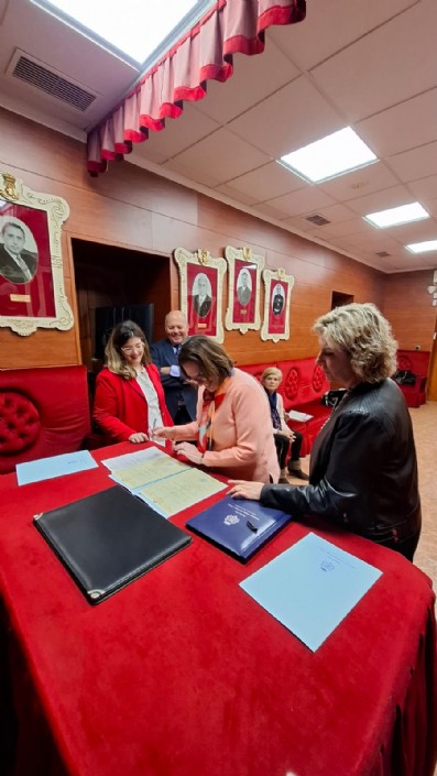 Donación de la Madrina de 2026 del Tercio ´Jesús y la Stma. Virgen María en casa de Lázaro´