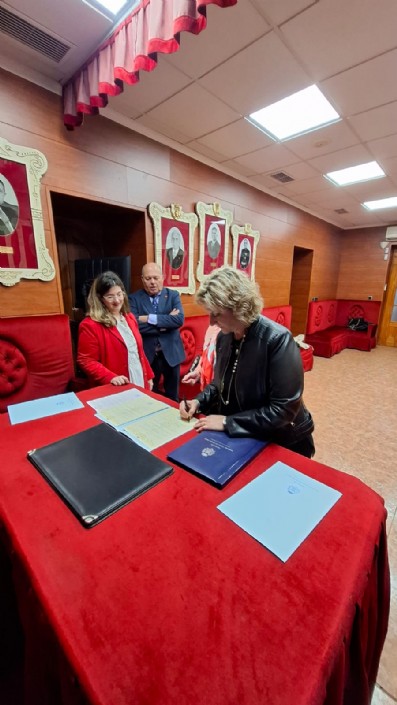 Donación de la Madrina de 2026 del Tercio ´Jesús y la Stma. Virgen María en casa de Lázaro´