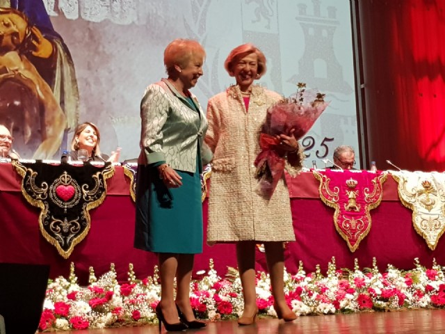Entrega del nombramiento de Nazarena Mayor 2025