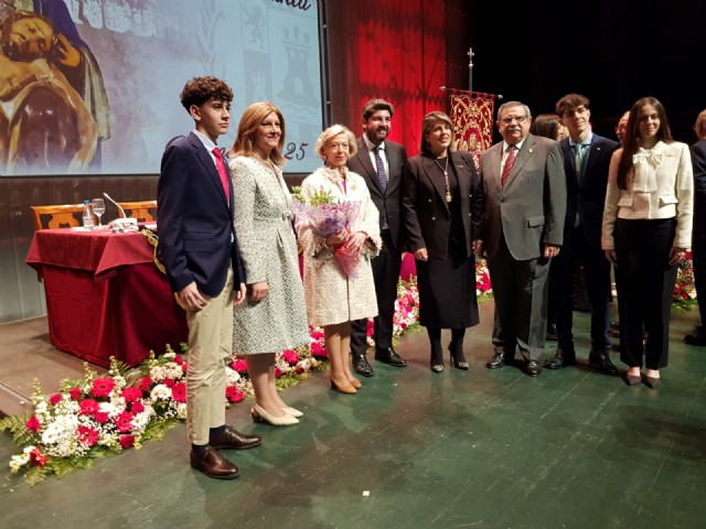 Entrega del nombramiento de Nazarena Mayor 2025