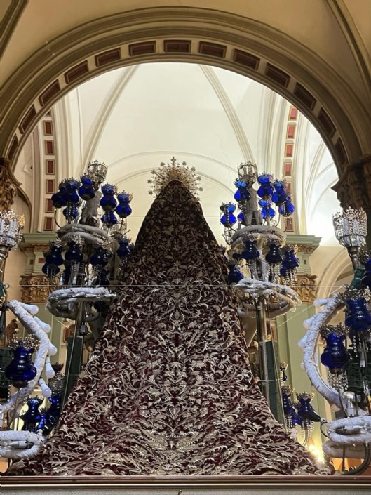 Subida del manto de la Stma. Virgen del Primer Dolor