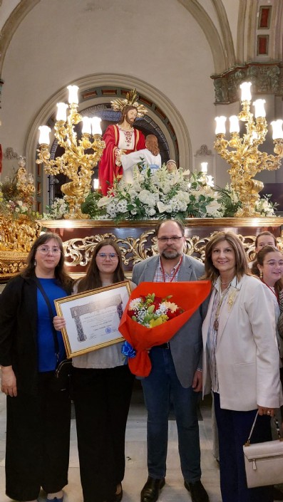 Entrega de nombramiento a la Madrina del tercio 