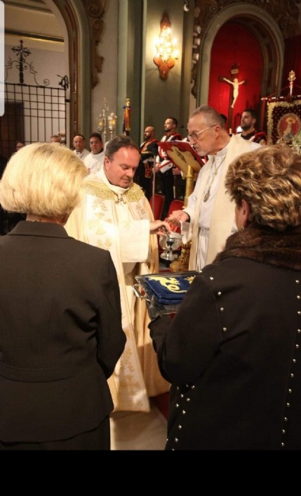 Donación y bendición de fajín a la Stma. Virgen del Primer Dolor