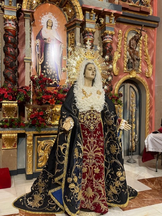 Vestida de la Stma. Virgen del Primer Dolor