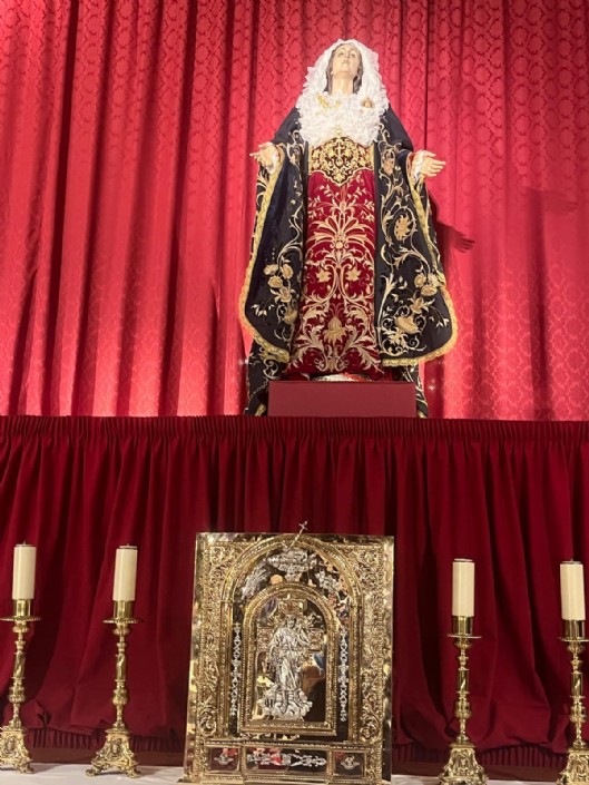 Vestida de la Stma. Virgen del Primer Dolor