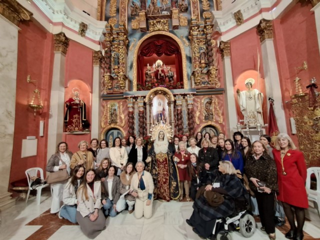 Vestida de la Stma. Virgen del Primer Dolor