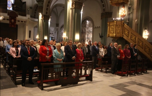 Besamano en honor a la Stma. Virgen del Primer Dolor