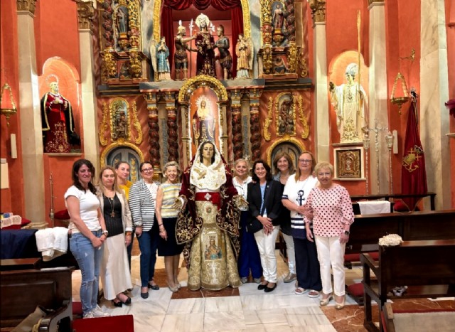 Preparativos para el Besamano de la Stma. Virgen del Primer Dolor