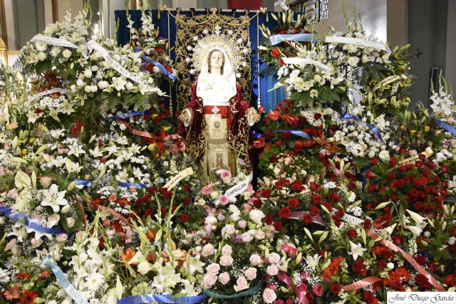 Besamano en honor a la Stma. Virgen del Primer Dolor Besamano en honor a la Stma. Virgen del Primer Dolor