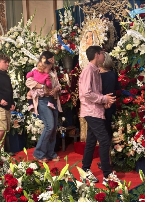 Acto de Besamano a la Stma. Virgen 