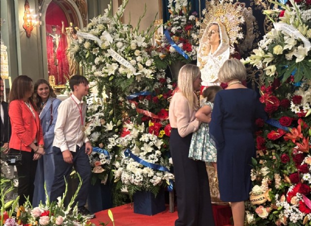 Acto de Besamano a la Stma. Virgen 