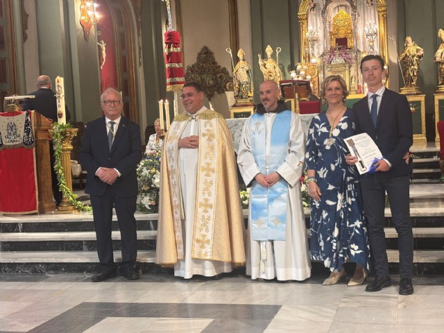 Besamano en honor a la Stma. Virgen del Primer Dolor