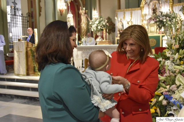 Presentación de los niños a la Stma. Virgen en el Besamano