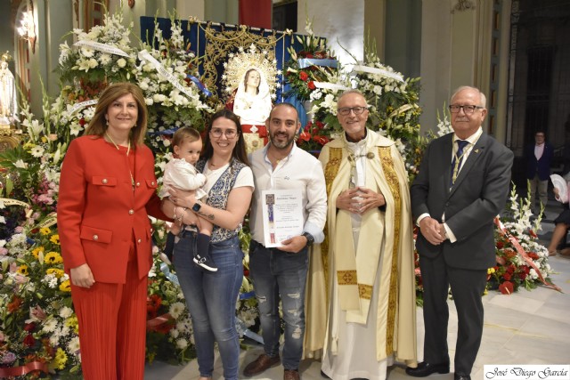 Presentación de los niños a la Stma. Virgen en el Besamano
