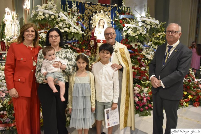 Presentación de los niños a la Stma. Virgen en el Besamano