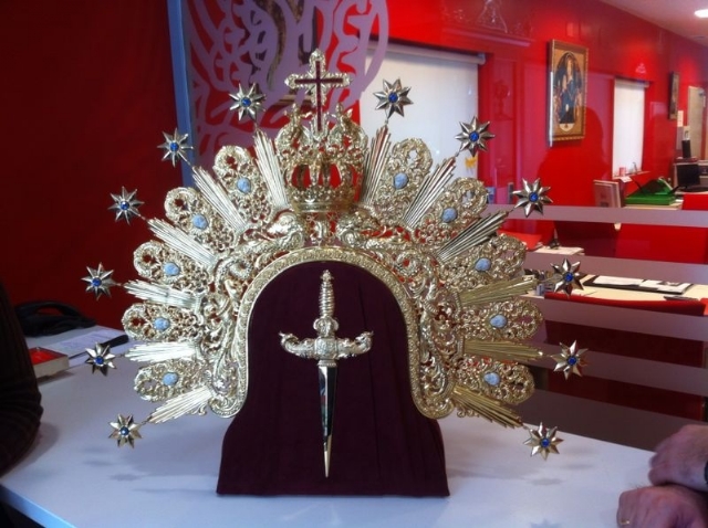 Nueva Diadema- Corona para la Stma. Virgen del Primer Dolor.