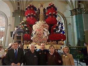 DONACION DE LA FLOR DEL TRONO DE LA STMA. VIRGEN DEL PRIMER DOLOR