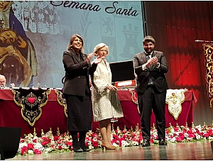 Entrega del nombramiento de Nazarena Mayor 2025