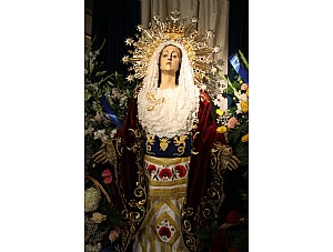 Besamano en honor a la Stma. Virgen del Primer Dolor
