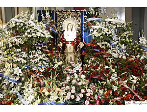Besamano en honor a la Stma. Virgen del Primer Dolor