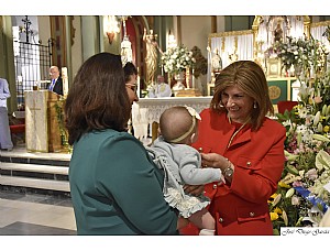 Presentación de los niños a la Stma. Virgen en el Besamano
