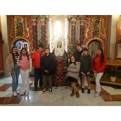 VESTIDA DE LA STMA. VIRGEN DEL PRIMER DOLOR. SUBIDA AL ALTAR MAYOR - Foto 4